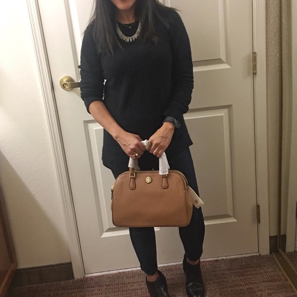 ❌SOLD❌ Tory Burch Robinson Pebbled Double Zip - Picture 4 of 8